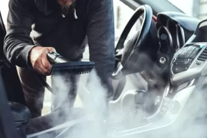 Comment utiliser un nettoyeur vapeur pour nettoyer votre voiture